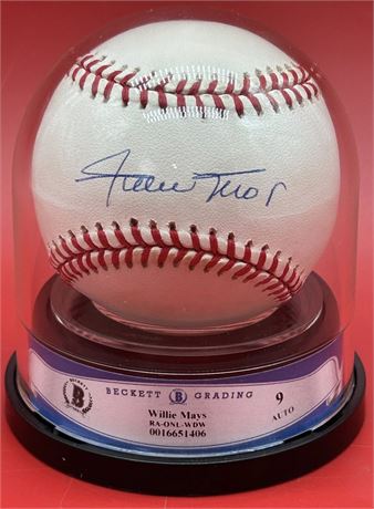 Willie Mays Signed Official National League Baseball Beckett  w/ Auto Grade 9