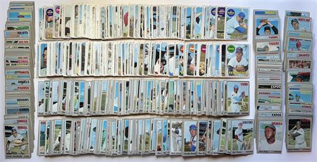 1969-1970 Topps Commons (220+ from 1969, 580+ from 1970) Low Grade - VG Range