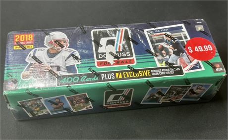 2018 Panini Donruss Football Complete Factory Sealed Set (Tear in plastic)