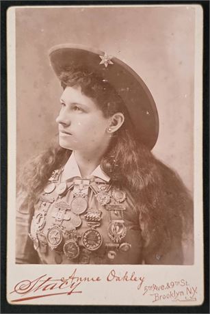 1885 Annie Oakley Stacy 5th Ave, & 9th St Brooklyn NY Cabinet Card Low Grade
