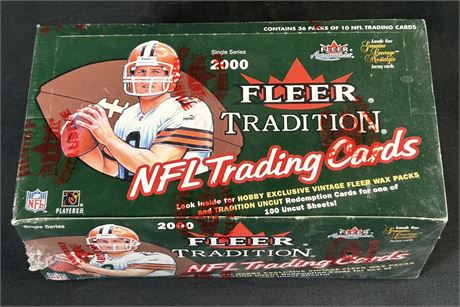 2000 Fleer Tradition Football Hobby Box (36 Packs) Factory Sealed