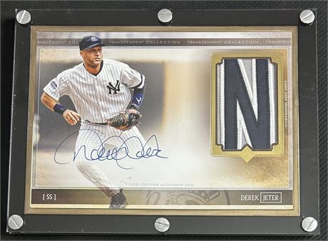 2020 Topps Transcendent Collection 1/1 Derek Jeter Letter Patch w/ On Card Auto