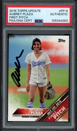 2016 Topps Update Aubrey Plaza First Pitch Auto Dual Authenticated PSA/JSA